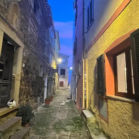 Apartment Centro Storico-close To Restaurants-typical Craft-church-beautiful View Castelsardo
