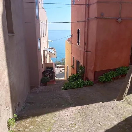 Centro Storico-close To Restaurants-typical Craft-church-beautiful View * Castelsardo