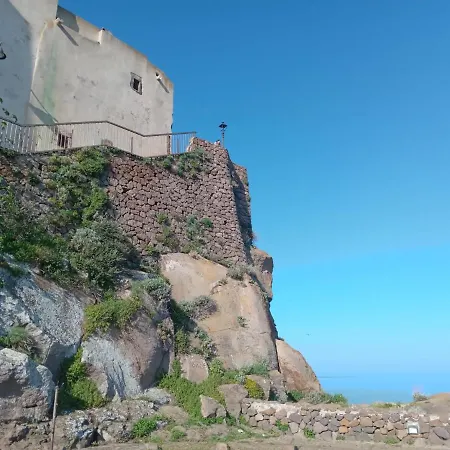 Centro Storico-close To Restaurants-typical Craft-church-beautiful View * Castelsardo