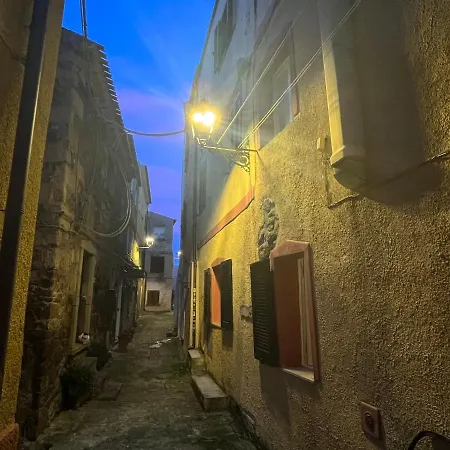 Centro Storico-close To Restaurants-typical Craft-church-beautiful View * Castelsardo