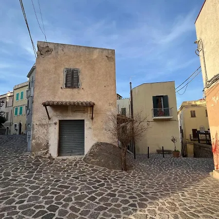 Centro Storico-close To Restaurants-typical Craft-church-beautiful View * Castelsardo